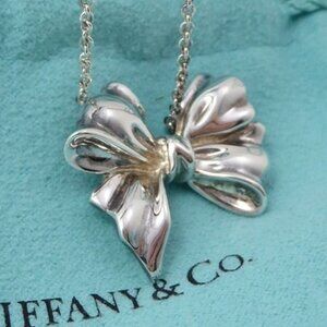 Tiffany & Co. Sterling Silver Large Bow Ribbon Pendant 18" Chain Necklace